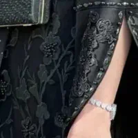 تعدادی مانتوی زنانه نو وتمیز