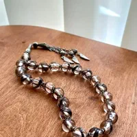 تسبیح و دستبند زلف یار