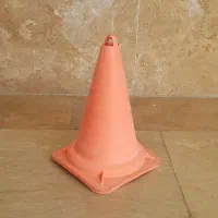 کله قندی مخروط ترافیکی