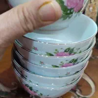 کاسه های گل محمدی