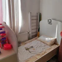 تخت نوجوان و کودک
