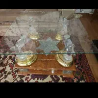 مبل هفت نفره با دوتا عسلی  و میز جلوی اشپزخونه