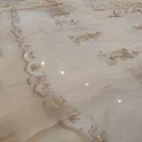 پرده شیشه‌ای گل برجسته