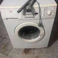 به علت بیجایی به فروش می‌رسد