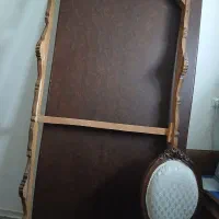 مبل قدیمی با درخت گردو