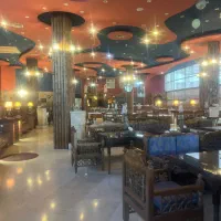 به یک کمک آشپز و یک ظرفشور نیازمندیم