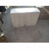 یکی بالاسینکه دوتا هم ۲دری ردیف بالای کابینته
