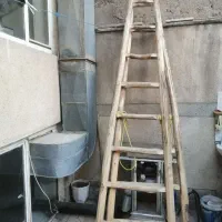 نردبان چوبی