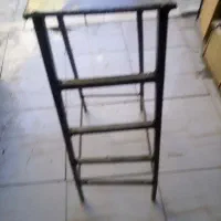 چهار پایه فلزی یک متری