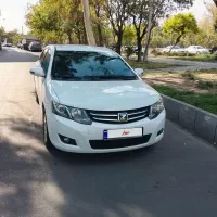 ماشین آریو Z300