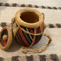 ظروف سفال و دیزی و صنایع دستی گلیم روی کوزه
