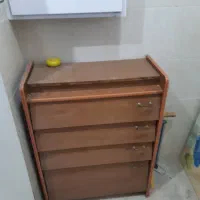 جاکفشی ۴ کشو، یک ردیف بالا