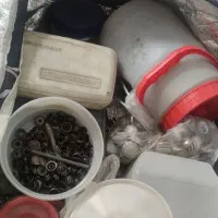 دگمه منگنه و وسایل چرخ خیاطی