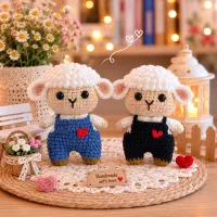 جاسویچی و آویز گوسفند بافتنی