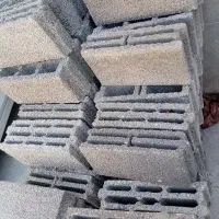 راننده نیسان در بلوک زنی