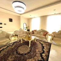 مبل کلاسیک ۷ نفره به همراه میز جلو مبلی و دو عسلی