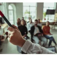دوره تخصصی آموزش اپراتور لیزر توسط متخصص لیزرپزشکی