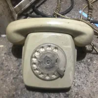 گوشی تلفن رومیزی قدیمی