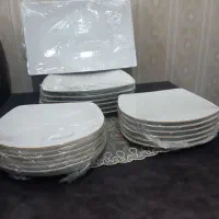 چینی لب طلایی