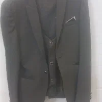 کت شلوار همرا با جلیقه