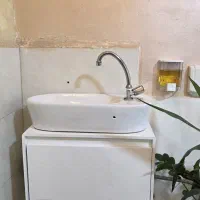 روشویی و شلف لاکژل و کافی بار