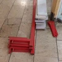 قفسه ایستاده مغازه