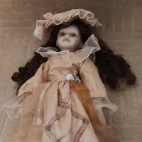 عروسک سرامیکی به همراه باکس گل