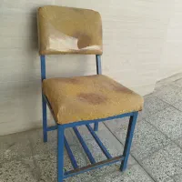 صندلی آهنی