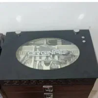 جا قاشقی چوبی ایستاده