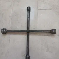آچار ۴ پر