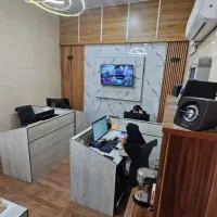 کارمند اداری خانم(آشنایی با نرم افزار هلو)