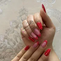 کاشت ناخن فقط 500