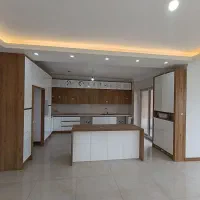 آپارتمان همافران 180 متر 3خواب فول امکانات