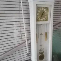 ساعت ایستاده سفید