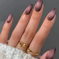 کاشت ناخن و پدیکور پا بهمراه آموزش درشاندیز