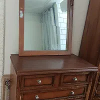 آینه و میز آرایش