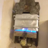 با سلام یک دستگاه آب گرم کن دیواری