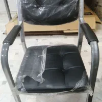 دو عدد صندلی