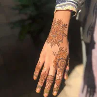 نقش حنا عروس و همراهی ،برش و دوخت چادر بندری