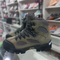 کفش کوهنوردی وطبیعت گردی اورجینال برند معتبر مرل