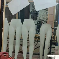 مانکن وچوب لباسی واینه
