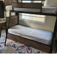 تخت دوطبقه فلزی
