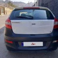 ام وی ام 315 هاچبک