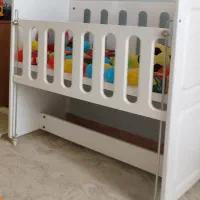 تخت کنار مادر تمام  چوب راش به همراه تشک و گارد