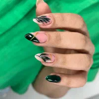 کاشت ناخن،ترمیم ناخن،طراحی ناخن