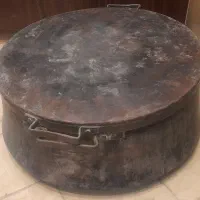 دیگ مسی بزرگ