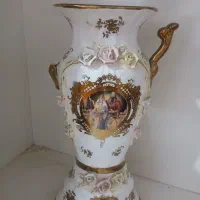 گلدون طلایی