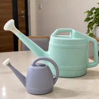 آب‌پاش پلاستیکی گل و گیاه اپارتمانی