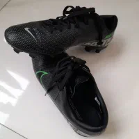 ۲جفت کفش استوک فوتبال سایز۳۸و۳۵