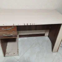 میز تحریر/کار دو کشو تمیز و کاربردی